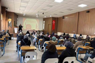 Emet’te "Bir Varoluş Meselesi Olarak Kadın Olmak" başlıklı konferans