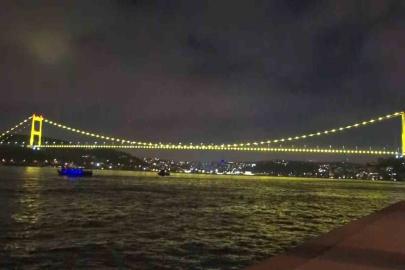 Endometriozis farkındalık ayı nedeniyle Fatih Sultan Mehmet Köprüsü sarıya büründü