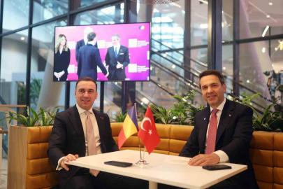 Enerji ve Tabii Kaynaklar Bakanı Bayraktar, Romanyalı mevkidaşı Ivan ile bir araya geldi