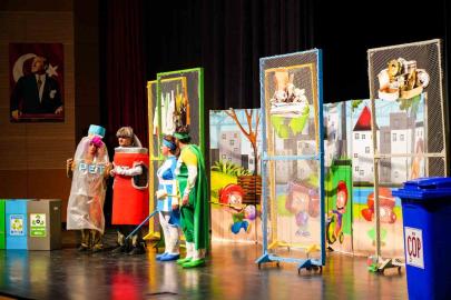 Erbaa’da çocuklara sıfır atık bilinci tiyatro ile anlatıldı