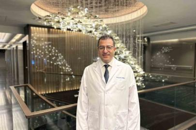 Erkeklerde diş estetiğinde yeni moda: Grillz