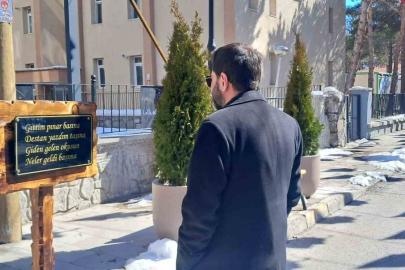 Erzincan’ın Şemsiyeli Sokağı manilerle renklendi