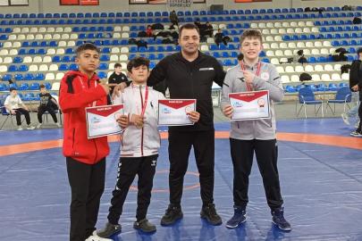 Erzincanlı yıldız güreşçilerden Rize’de üç şampiyonluk