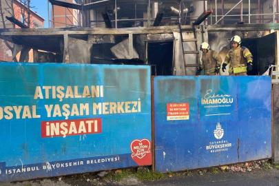 Esenler’de İBB şantiyesinde yangın: 3 konteyner zarar gördü