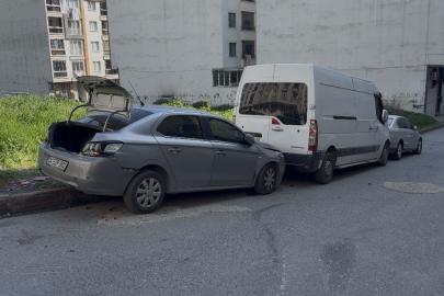 Esenyurt’ta içinde 16 öğrencinin bulunduğu servis minibüsünün freni boşaldı: O anlar kamerada