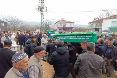 Eşi ve ailesini katletmişti: 4 kişi yan yana toprağa verildi