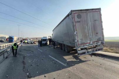 Eskişehir’de 5 aracın karıştığı zincirleme kazada 12 kişi yaralandı