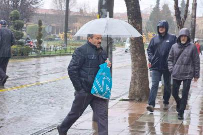 Eskişehir’de beklenen yağmur geldi