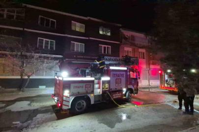 Eskişehir’de gece yangın paniği: 1’i bebek 3 yaralı