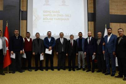 Eskişehir’de genç hafızlar bölge finali için yarıştı