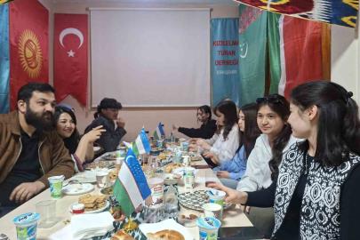 Eskişehir’deki üniversitelerde okuyan Özbekistanlı öğrenciler iftar programında buluştu