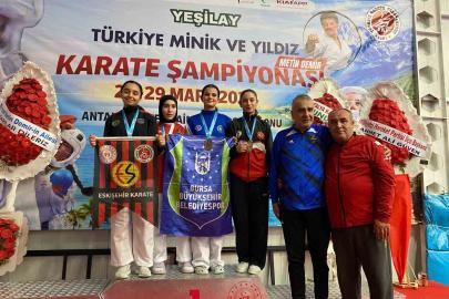 Eskişehirli karateciler Türkiye Şampiyonası’ndan madalyalarla döndü