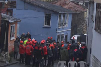 Fatih’te iki binanın çöktüğü mahallenin sakinleri konuştu: "Patlamayı duyduk, bomba zannettim"