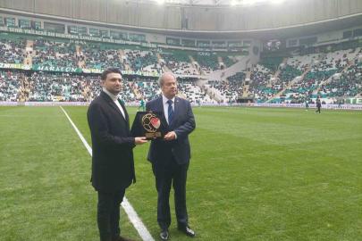 Fenerbahçe, Bursaspor ve Fatih Tekke’ye fair play ödülleri takdim edildi