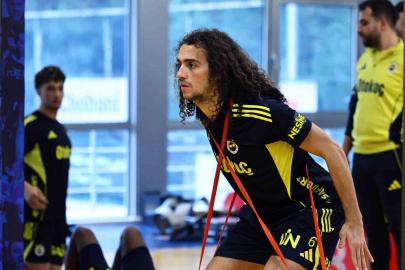 Fenerbahçe, günü çift antrenmanla tamamladı