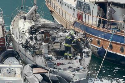 Fethiye’de göçmen kaçakçılığı yapılan tekne yandı