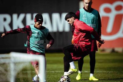 Galatasaray, Liverpool maçı hazırlıklarına başladı