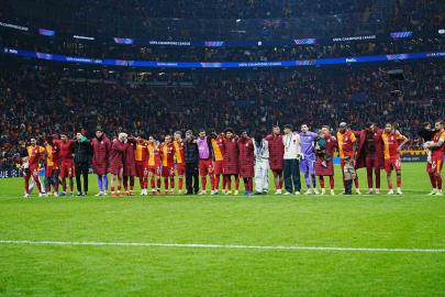 Galatasaray’da Liverpool galibiyeti sevinci