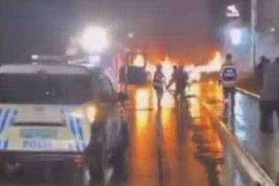 Gaziantep’te çarpışan iki otomobil alev topuna döndü