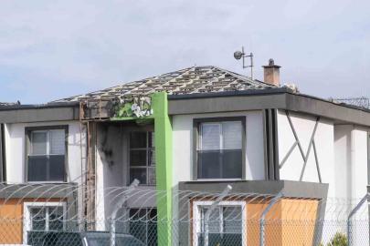 GES santralindeki idari binanın çatısında çıkan yangın söndürüldü