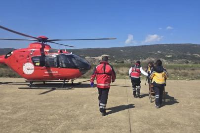 Gökçeada’da rahatsızlanan hasta helikopter ambulansla Çanakkale’ye sevk edildi