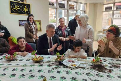 Gölcük’te engelli bireyler teraryum atölyesinde buluştu