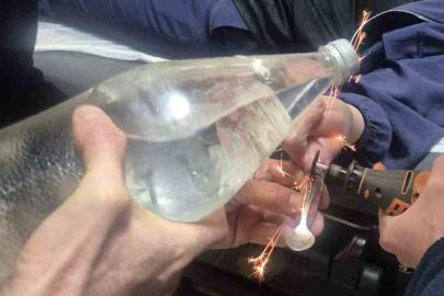 Gönen’de parmağa sıkışan yüzük itfaiye tarafından kesildi