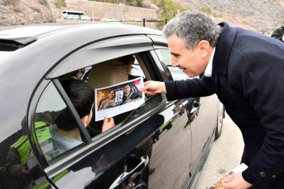 Gümüşhane Valisi Atay, bayram öncesi trafik denetimlerine katıldı