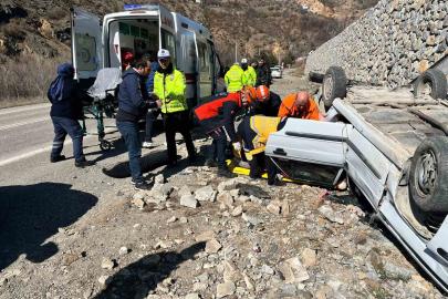 Gümüşhane’de otomobil ters döndü: 2 yaralı