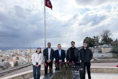 Güneş mezarı başında anıldı