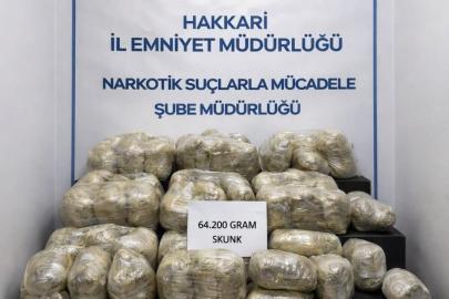 Hakkari’de 64 kilogram uyuşturucu ele geçirildi