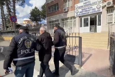 Hakkında kesinleşmiş 25 yıl hapis cezası bulunan dolandırıcı kaçmak üzereyken yakalandı