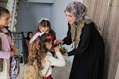 Hasköy’de bayram geleneği sürüyor: Çocuklar kapı kapı şeker topladı