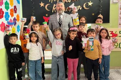 Hisarcık’ta minikler harçlıklarını Gazze için biriktirdi