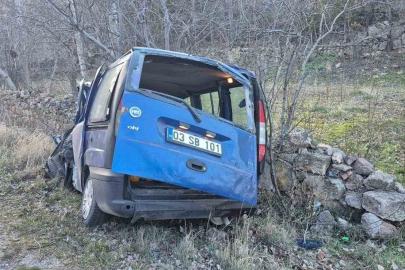 Hurdaya dönen araçlarda 1 kişi öldü, bir kişi yaralandı
