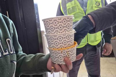 İhtiyaç sahibi vatandaşlar hayırseverlerin katkısıyla iftar yapıyor