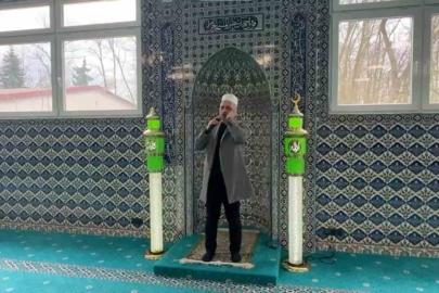 İlber Ortaylı’nın yıllar önceki vasiyeti yerine getirildi: Sesine hayran kaldığı o imam selasını okudu
