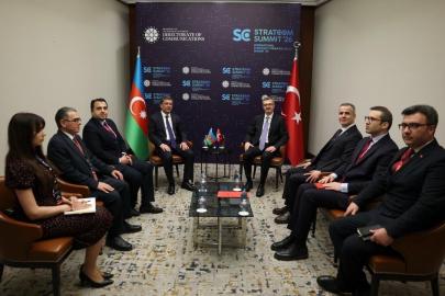 İletişim Başkanı Duran, Azerbaycan Medya Kalkınma Ajansı Başkanı İsmayilov ile görüştü