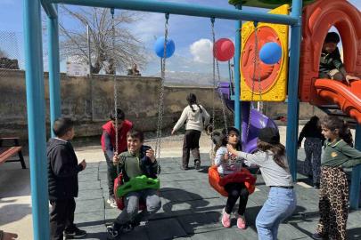 İşçi olarak Almanya’ya gitti, ilçesindeki çocuklara oyun parkı yapıp yardımlarda bulundu