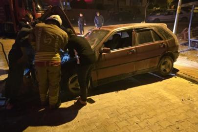 İskenderun’da otomobiL yangını