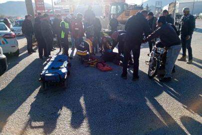 Isparta’da sürücüsünün kontrolünden çıkan motosiklet yola savruldu: 1 yaralı