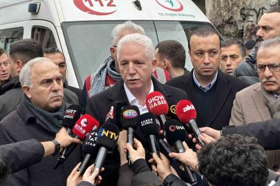 İstanbul Valisi Gül: "9 kişi göçük altında kaldı, 7 kişi hastaneye sevk edildi"