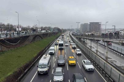 İstanbul’da bayram dönüşü trafik yoğunluğu