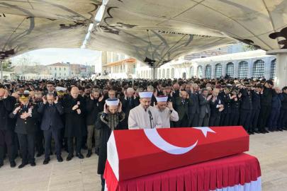 İstanbul’daki kazada şehit olan polis memuru son yolculuğuna uğurlandı