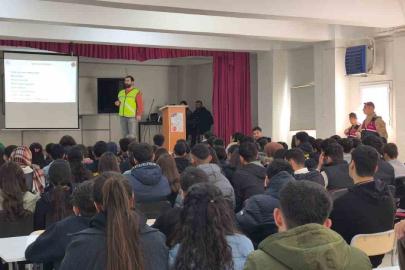 Jandarmadan öğrencilere siber güvenlik eğitimi