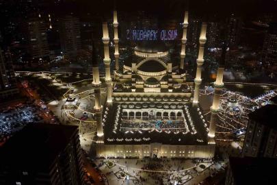 Kadir Gecesi’nde Şahinbey Millet Cami doldu taştı