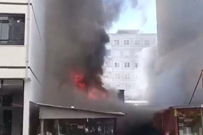 Kahramanmaraş’ta manavda çıkan yangını itfaiye söndürdü