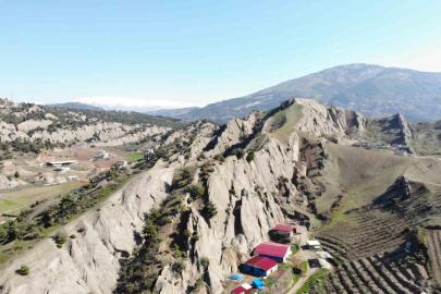 Kahramanmaraş’ta sivri ve keskin kayalar