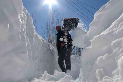 Kar tünelinden evlere ulaşım