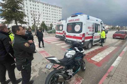 Karaman’da motosiklet otomobile çarptı: 1 yaralı